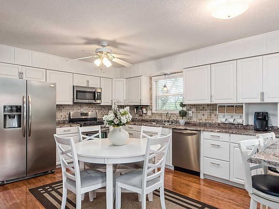 4th image of 457 Buckstone Pl