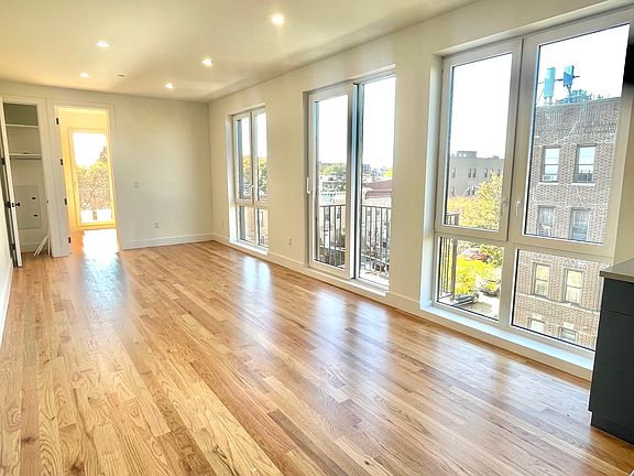 5th image of 271 E 28th St #2C