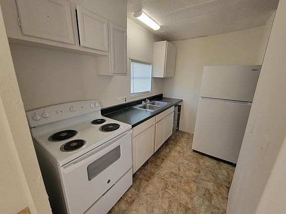 3rd image of 2482B Rocky Hollow Ln