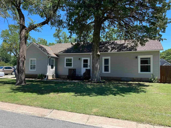 316 Fairview Ave, Newton, KS 67114