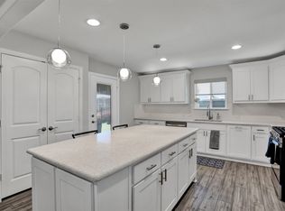 956 Freedom Ln, Aubrey, TX 76227