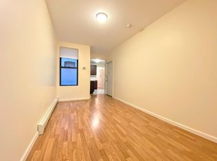 30-27 42nd St #2D, Astoria, NY 11103
