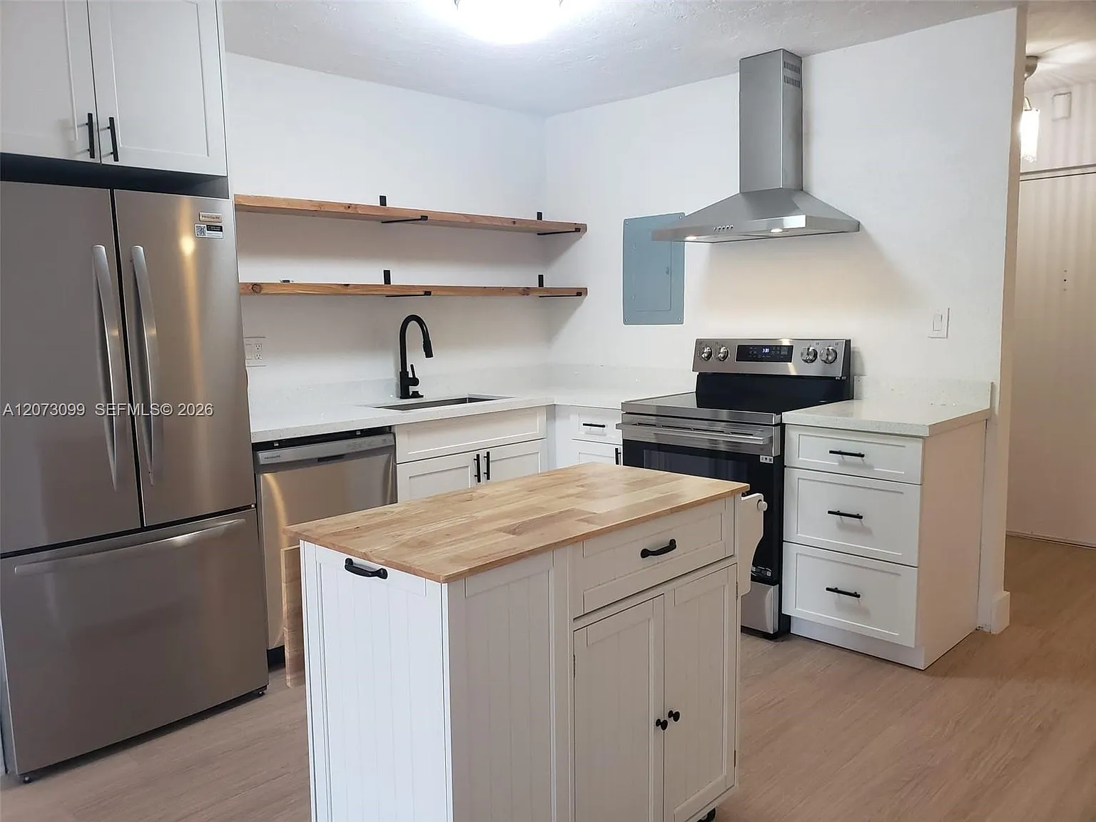 Omega Condo No 2 — Photo 3