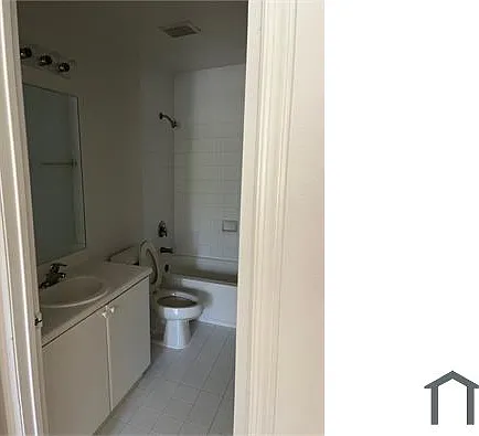 2650 SE 16th Ter #100 — Photo 9