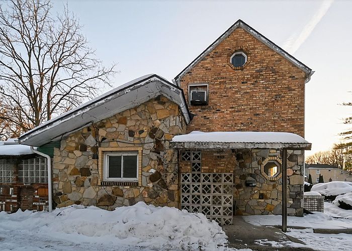 1st image of 916 Innisfallen Ave