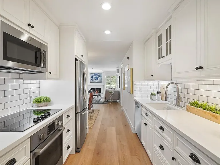 4000 Farm Hill Blvd #305 — Photo 9