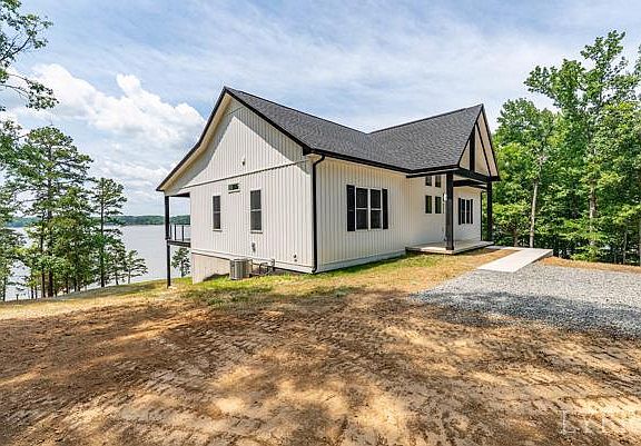 2nd image of 323 Rosseechee Dr