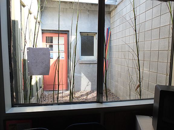 4th image of 406 E Fairhaven Ave