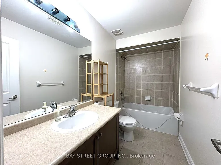 9 Strawflower Mews — Photo 12