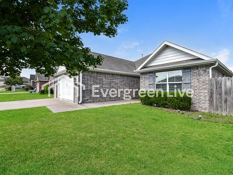 2100 N Wakefield St — Photo 15