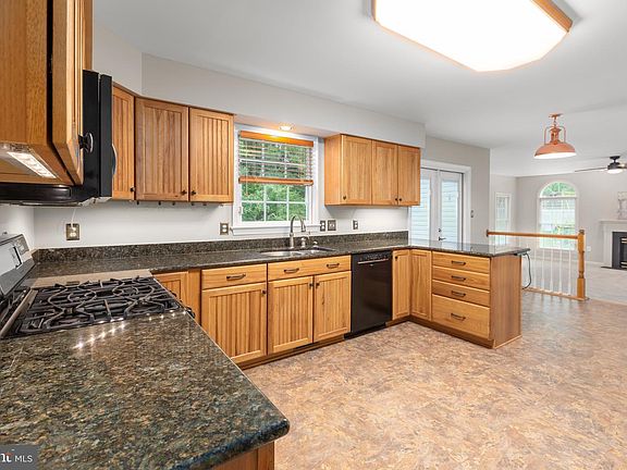 3rd image of 3514 Carlyle Ct