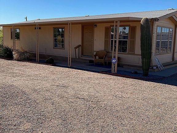 Beautiful, clean yard