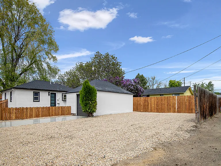 1309 W Melrose St — Photo 34
