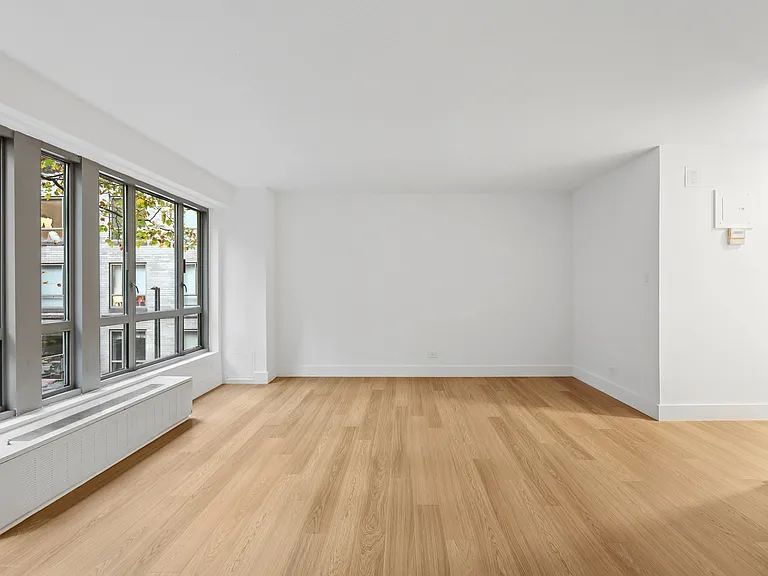 501 E 87th St #4K — Photo 4