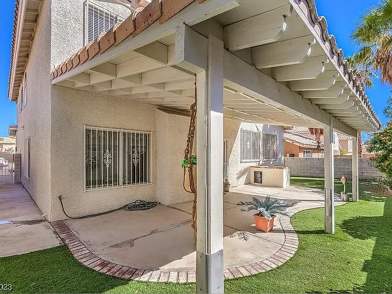 8939 Dove Cove Dr — Photo 31