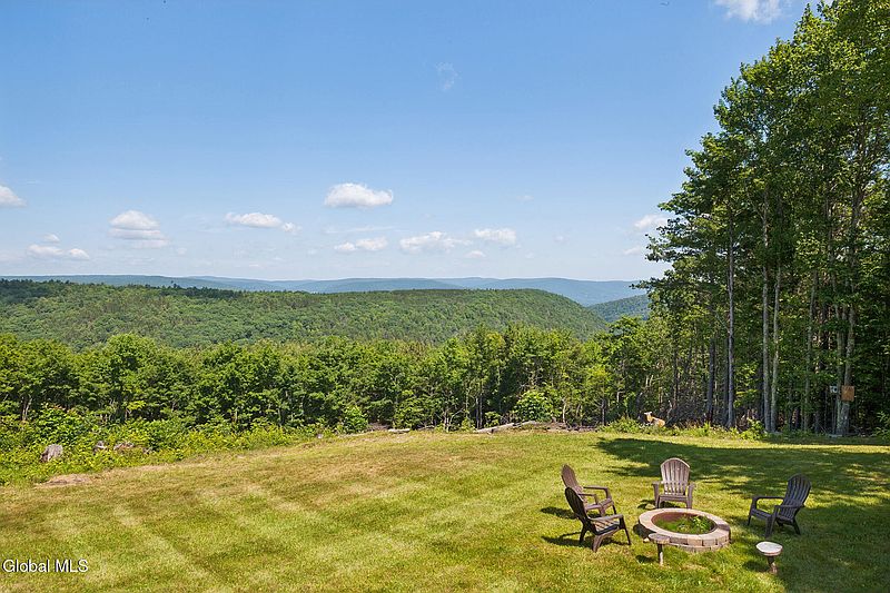 3rd image of 375 Becker Road