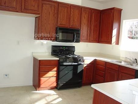 3rd image of 1030 Carmelita Ave