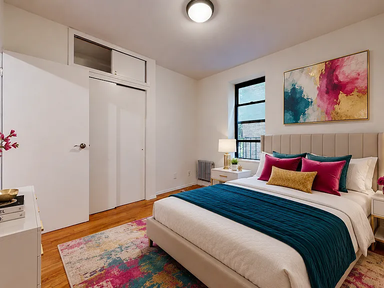 240 Waverly Pl #21 — Photo 2