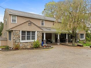 24-26 Golden View Dr, Johnston, RI 02919