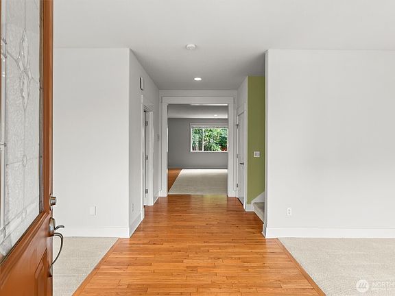 5th image of 21927 44th Drive SE