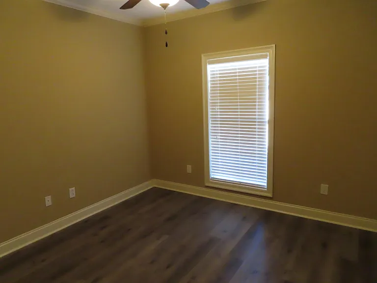 408 Kirkwood Dr — Photo 12