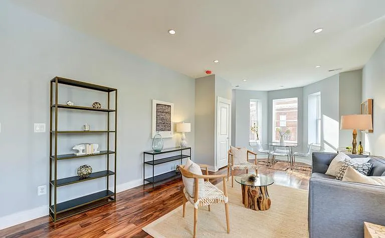 1719 Lincoln Rd NE — Photo 2
