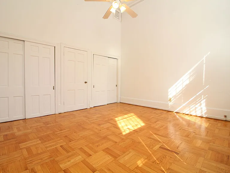 404 S 9th St — Photo 13
