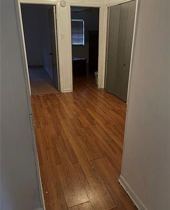 4th image of 201 Oaklane Dr