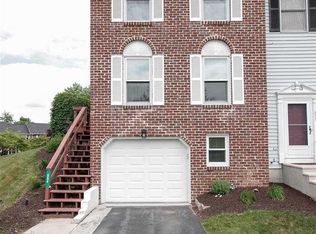654 Colonial View Rd, Mechanicsburg, PA 17055