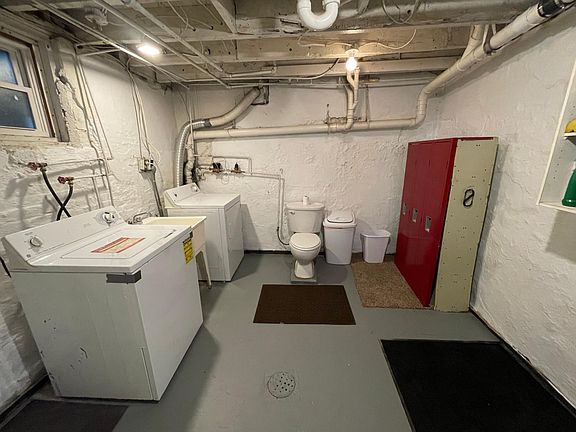 fully equipped laundry