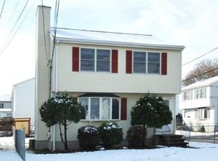158 Grove St, Waltham, MA 02453