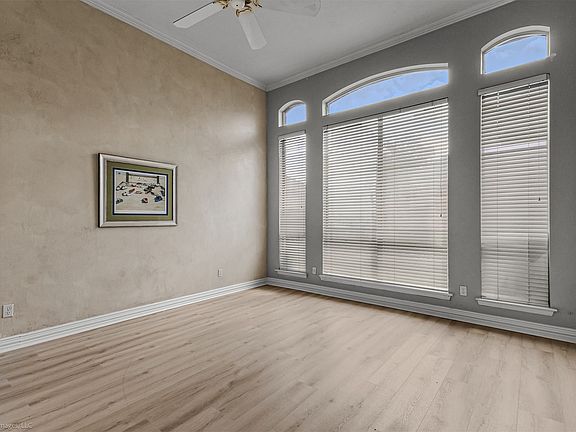 4th image of 3844 Walden Way