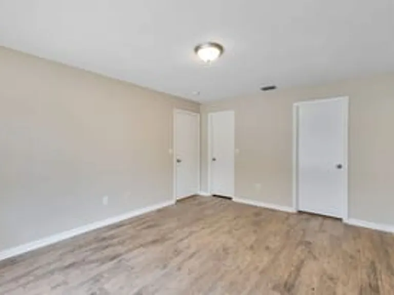 8821 Parliament Ct — Photo 8