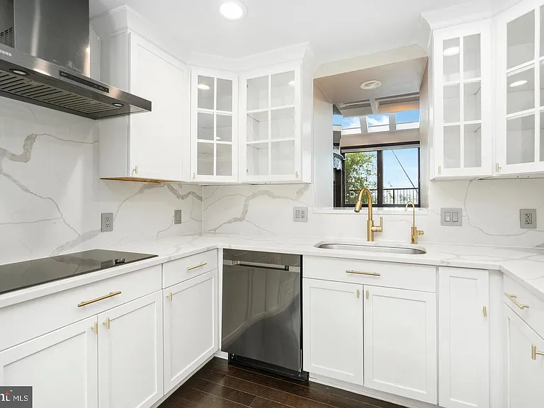 2419 Boston St — Photo 19
