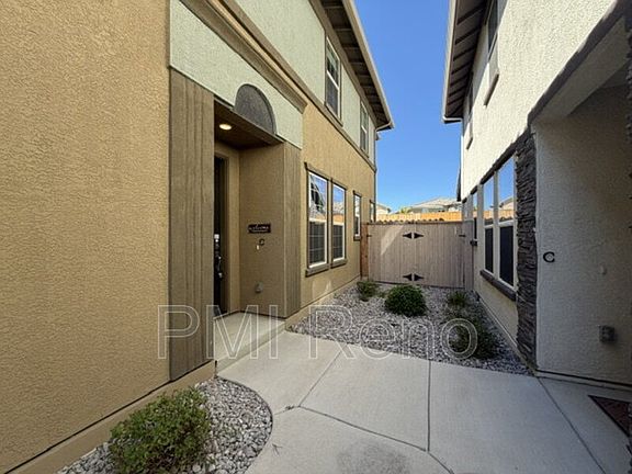3rd image of 1795 Dark Horse Rd Unit C