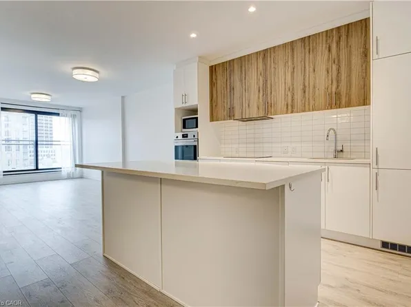 181 King St S #710, Waterloo, ON N2J 0E7