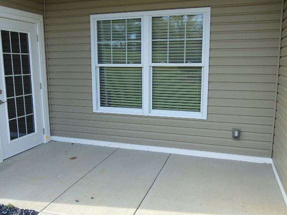 2nd image of 46810 Red Fox Ln Unit 33