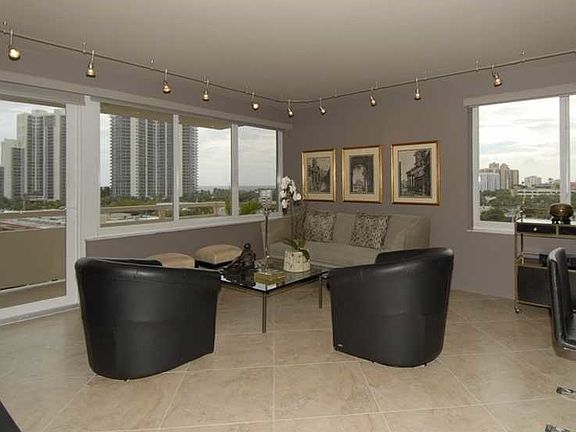3rd image of 3233 NE 34th St APT 815