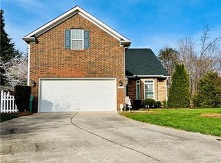 5765 Knoll Ct, Lewisville, NC 27023