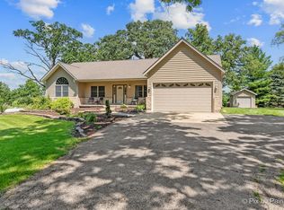 27510 Gerry Ln, Sycamore, IL 60178