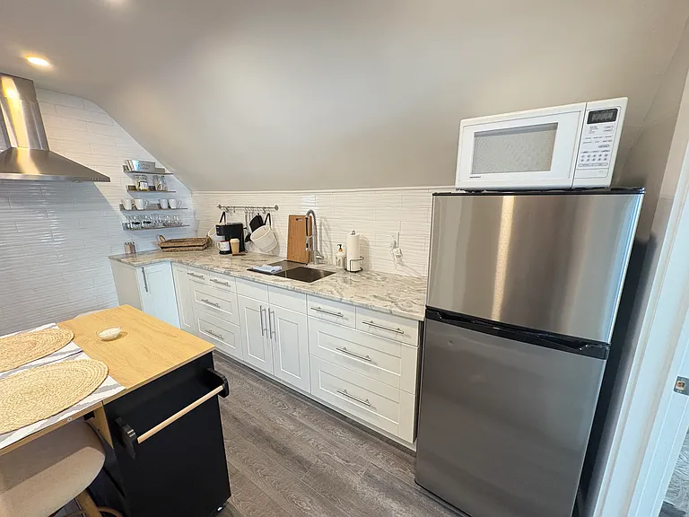 691 Wilson St — Photo 18