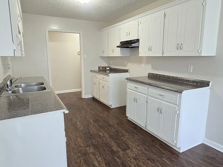 87 Sycamore Cir — Photo 2