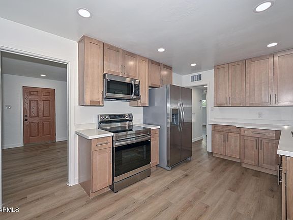 5th image of 9822 N 4TH Avenue