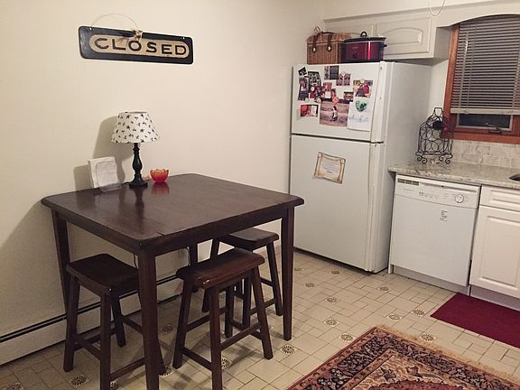 4th image of 30 Hudson Pl #A