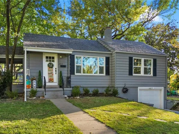 2313 NE 52nd St, Kansas City, MO 64118