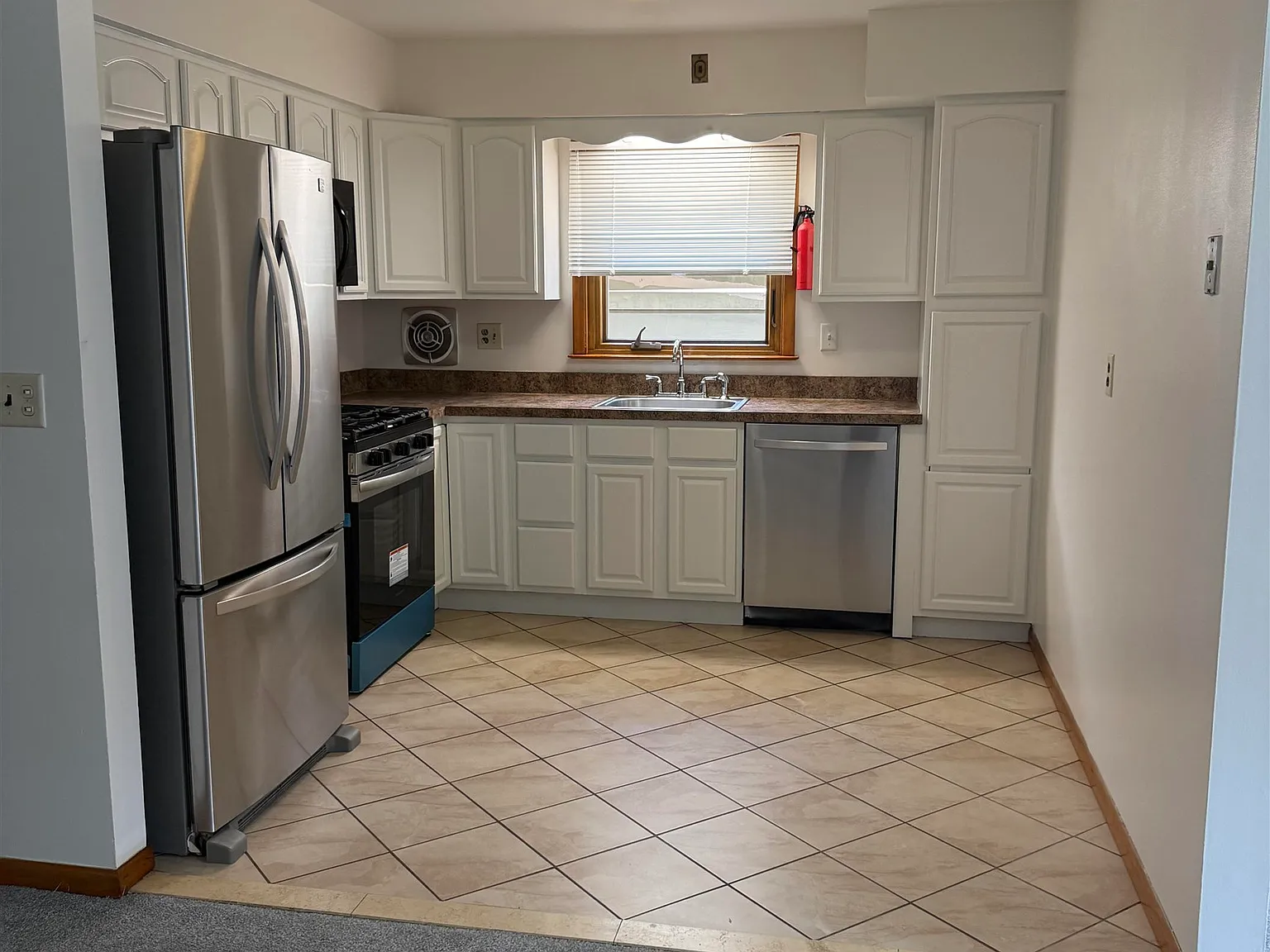 3 bed, 1.0 bath, $2,795 — Photo 4
