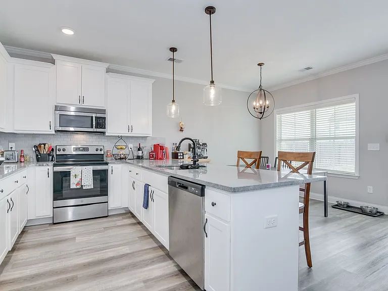 716 Navan Ln — Photo 13