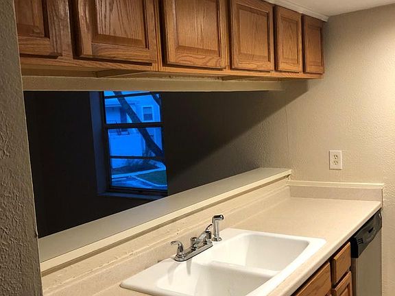 3rd image of 7176 E Bank Dr #201