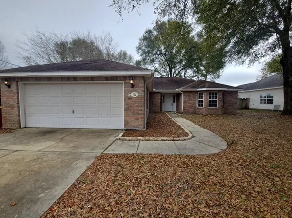 111 Kyle Ln, Crestview, FL 32539