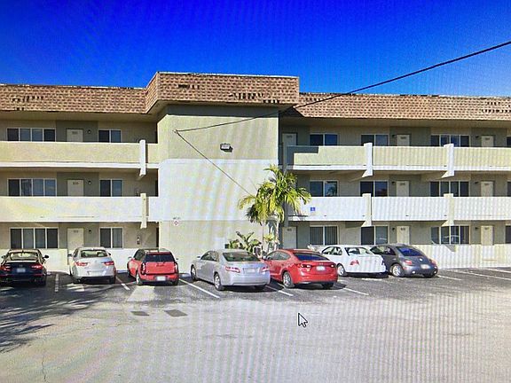 3rd image of 1400 NE 54th St #1-303